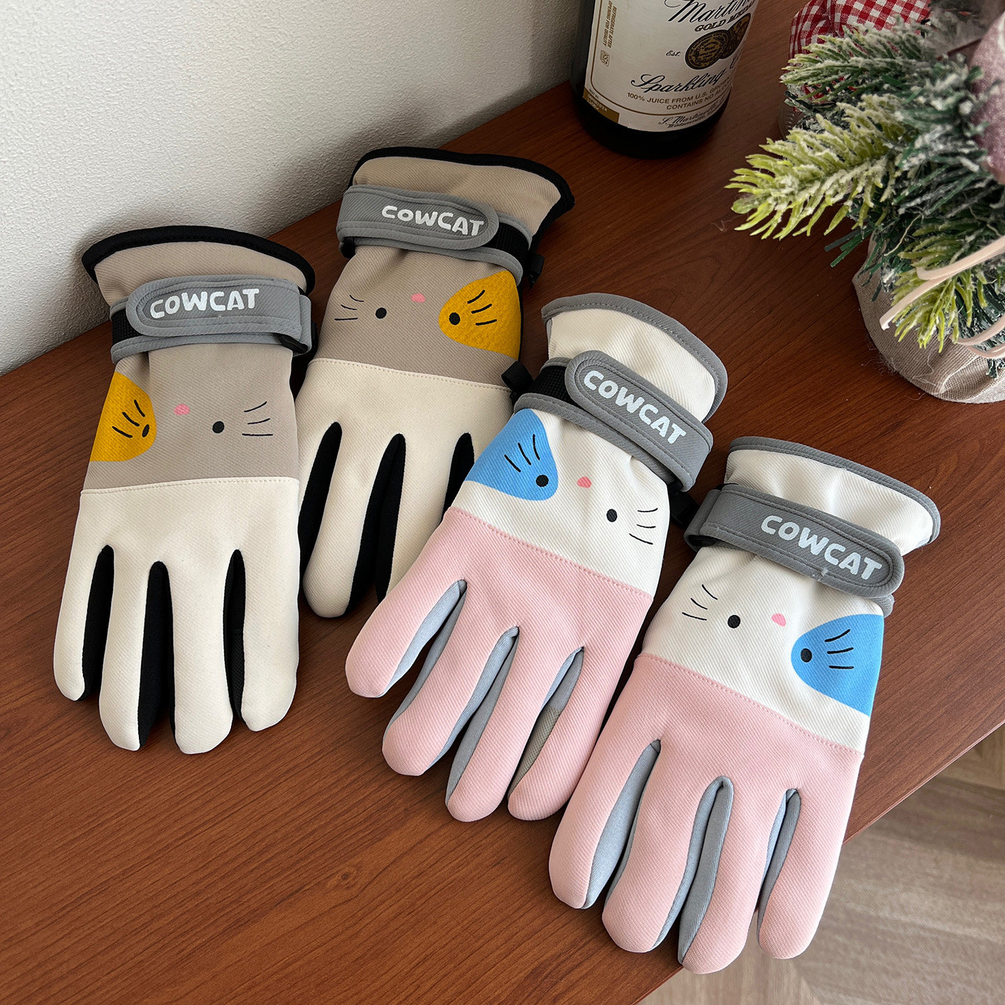 可爱猫咪防风骑行手套女生冬季加绒保暖麂皮绒可触屏棉手套不臃肿