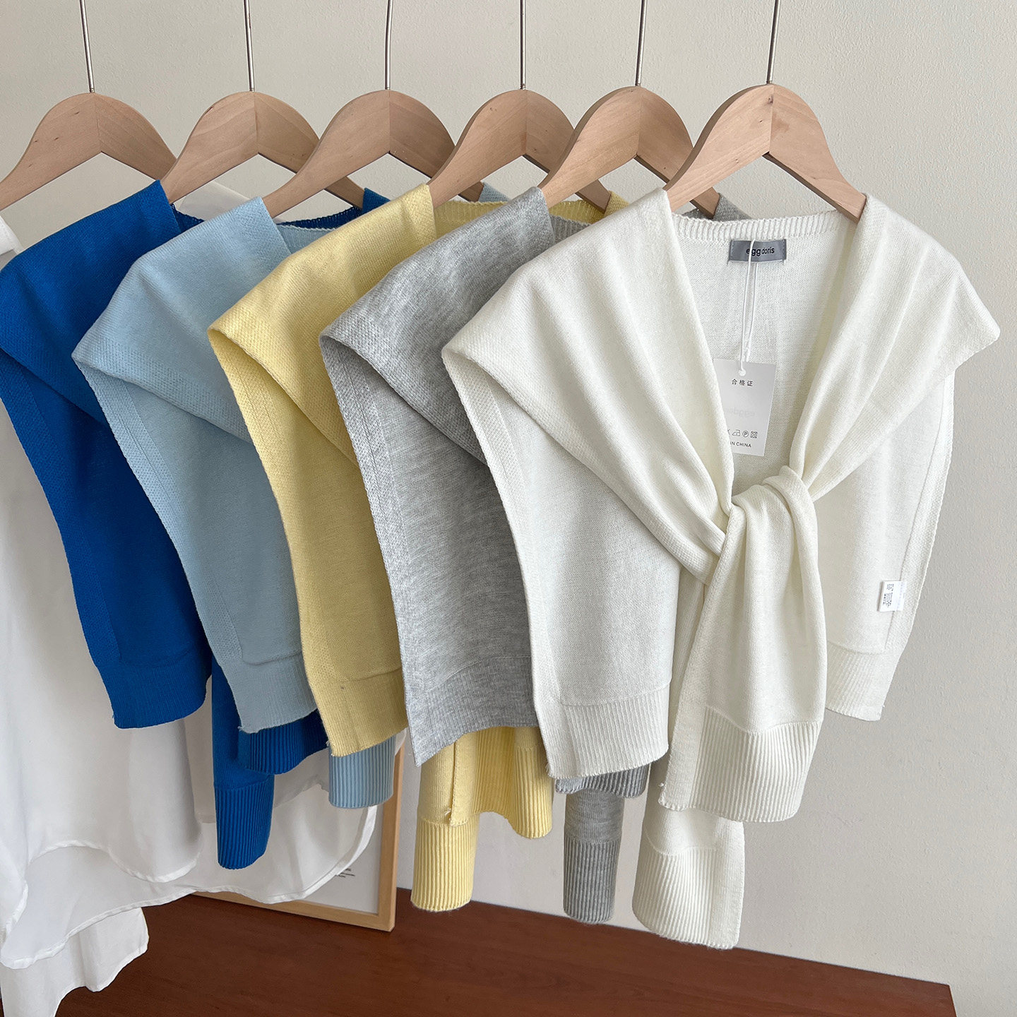 披肩女外搭2026新款韩版纯色后开叉设计叠穿针织坎肩百搭通勤搭肩