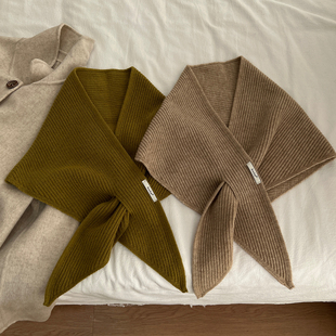 懒人交叉针织三角巾小披肩女春秋百搭纯色叠穿护颈围脖高级感配饰