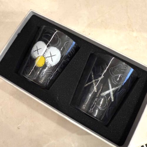 现货 KAWS SEEING WATCHING 长沙IFS限定 水杯 玻璃杯 芝麻街
