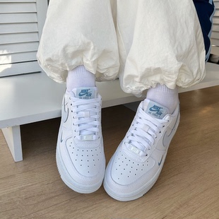 Nike耐克女鞋AF1空军一号浅蓝小白色低帮运动休闲板鞋HV2511-100