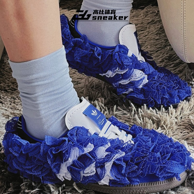 ADIDAS SAMBA x CAROLINE 女子低帮蕾丝T头休闲板鞋 JS2777