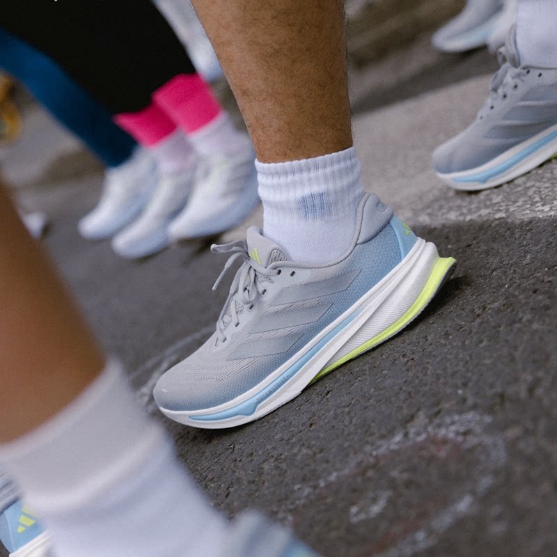 Adidas阿迪达斯男鞋网面透气SUPERNOVA RISE运动低帮跑步鞋IH8708图片