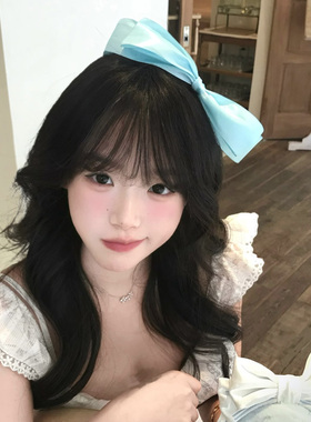 甜美蓝色蝴蝶结发夹在逃公主