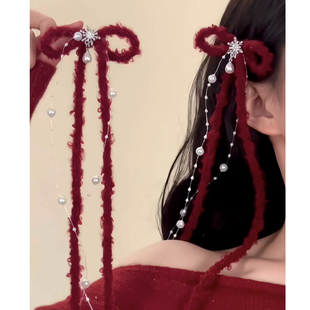 新年红色雪花珍珠流苏蝴蝶结发夹氛围感毛线侧边发夹拍照道具头饰