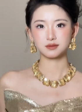 高级感香槟色夸张方形项链耳环