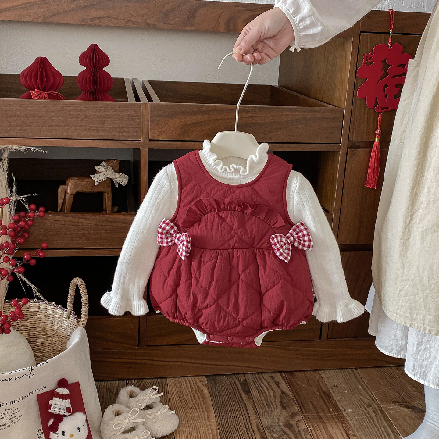 婴儿包屁衣秋冬夹棉加绒女宝宝满月百天加厚保暖公主哈衣过年新年