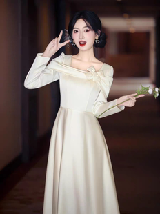 法式香槟色缎面晚礼服裙女订婚裙高级感小众成人礼伴娘服冬装长袖