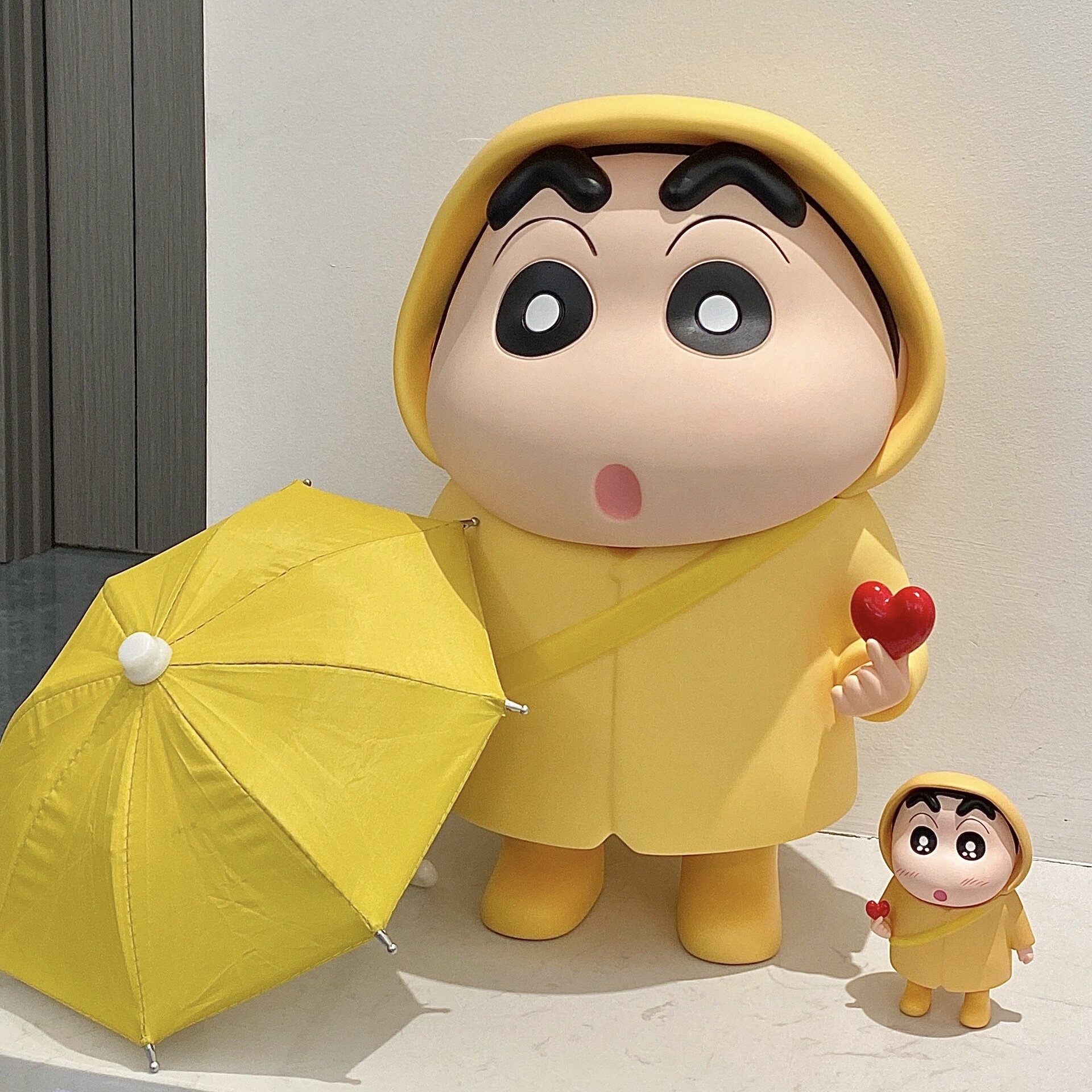 蜡笔小新雨衣大号手办摆件可爱