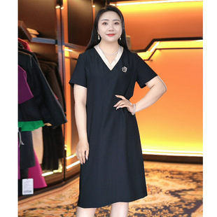 遮肉显瘦减龄连衣裙2025夏装 胖MM大码 V领小黑裙 女装 蔓缇蜜丝大码