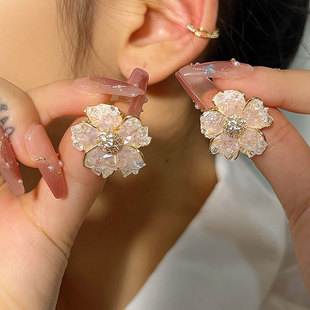 超仙水晶花朵耳钉复古镶钻高级感粉色甜美风耳环轻奢独特银针耳饰
