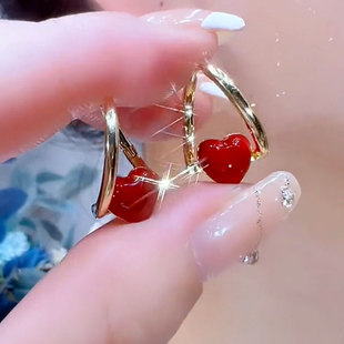 2025新款爆款时尚大气复古耳饰高级感红色爱心耳扣女温柔简约耳环