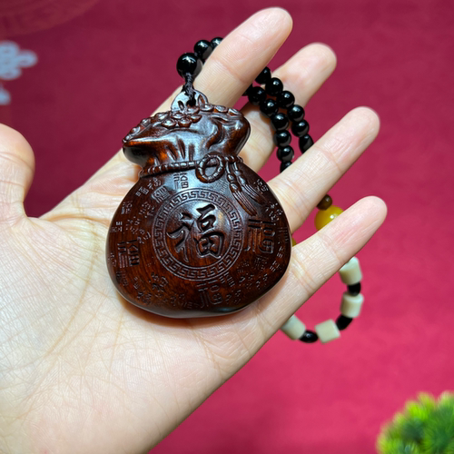 小叶紫檀木雕福袋挂件双面财福钱袋工艺品紫檀木文玩手把件财袋