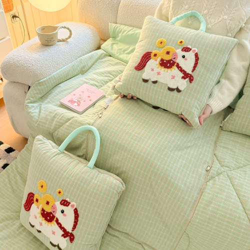 纯棉卡通二合一手拎车载抱枕被毯