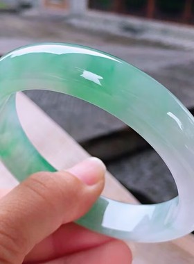 爆款白飘花手镯浅绿色少女镯子冰透精美浅女款手镯时尚百搭