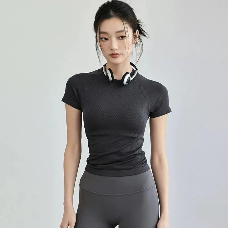 瑜伽服运动速干衣女健身房跑步训瑜伽套装