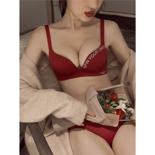 维多利亚内衣女聚拢性感显大胸罩