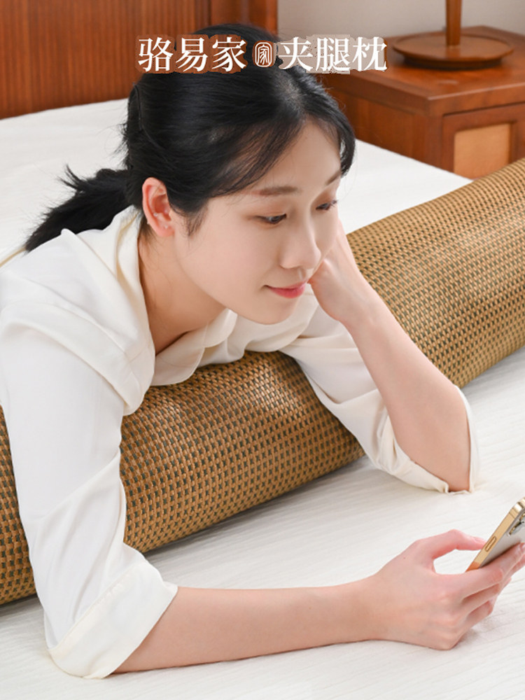罗艺佳夏日长枕芯圆柱枕头，供男女小朋友折叠腿睡觉用