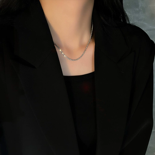 Ожерелье из нержавеющей стали подходит для мужчин и женщин, летняя короткая цепочка до ключиц, не выцветает, простой и элегантный дизайн, в корейском стиле