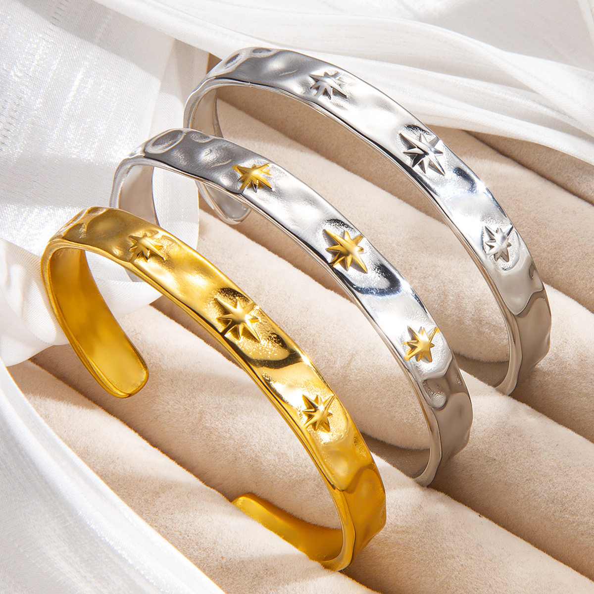 欧美热销INS风镶钻钛钢手镯时尚百搭高级感开口不锈钢手镯女