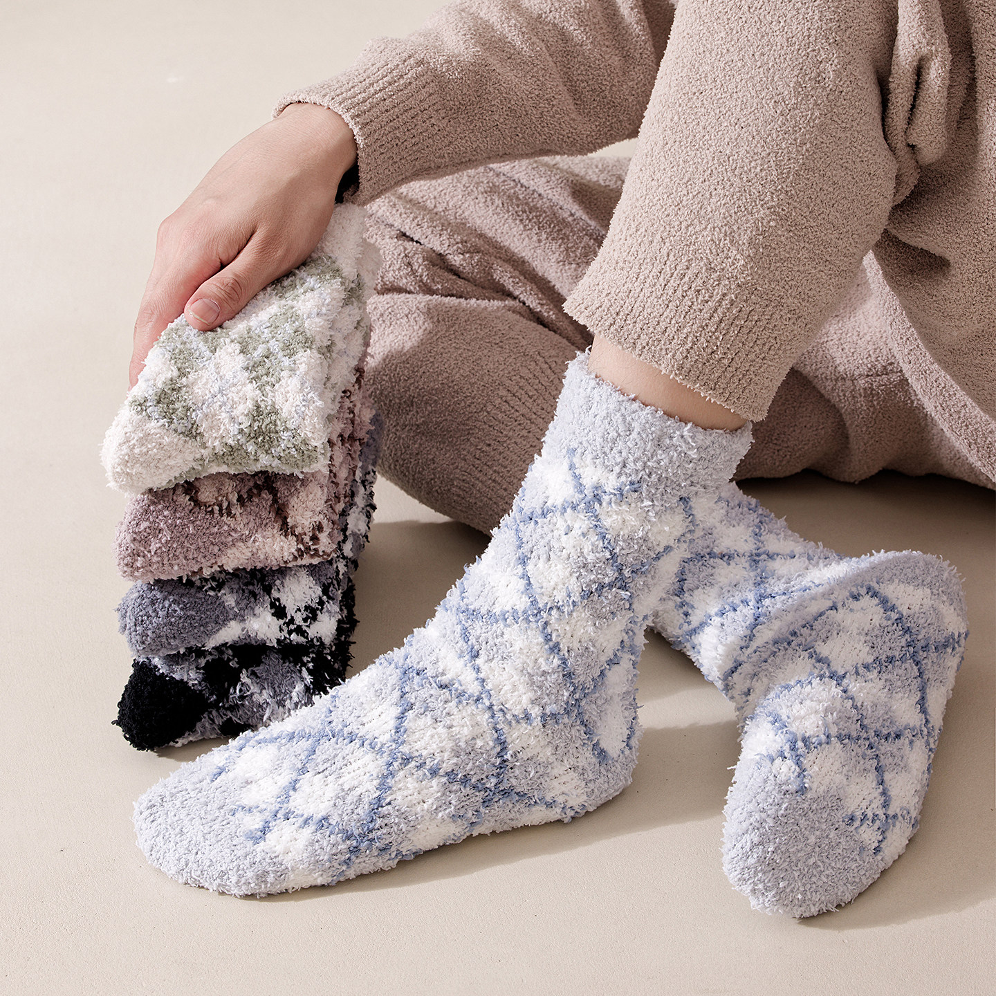 男士保暖珊瑚绒袜子大码冬季加厚中筒睡觉穿菱形格子毛绒御寒袜子,女士内衣/男士内衣/家居服,中筒袜,淘宝优惠券,粉丝福利购,淘宝优惠卷