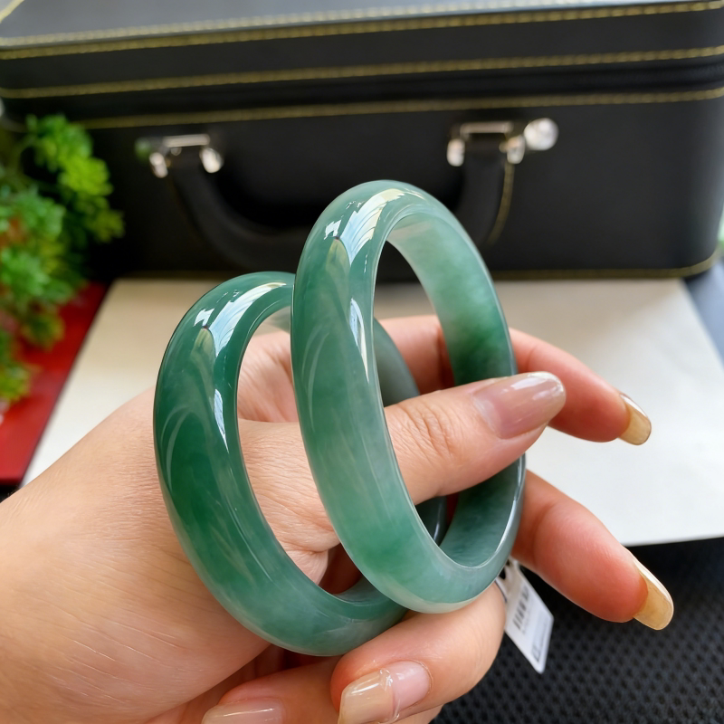 “疏星凝翠”缅甸飘花翡翠玉手镯子女款冰透种真玉妈妈处理