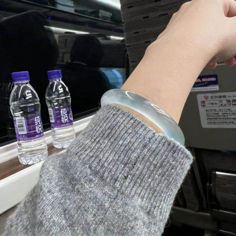 “烟汀映镯”甸冰种翡翠玉手镯子女款纯色浅绿飘花新年礼物处理
