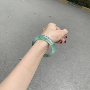 “英姿飒爽”甸冰种老坑油青翡翠手镯飘花冰种玉镯子女处理