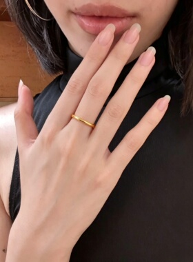 私藏高级小金圈通体钛钢仿真黄金戒指久戴不掉色极简光面百搭通勤
