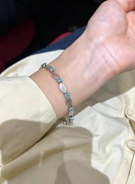 爆闪冰蓝碎钻银手链轻奢小众设计感细链百搭日常通勤温柔显白配饰
