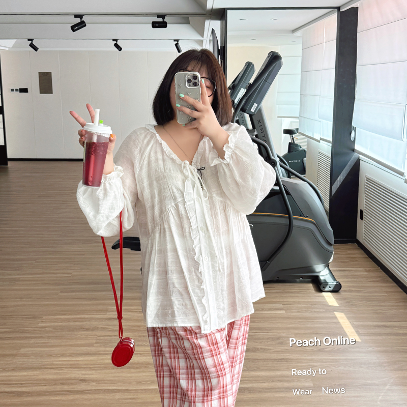 大码女装夏清透高级感V领衬衫