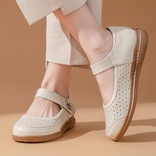 轻便平底软底牛筋底女凉鞋拉带方口皮鞋中老年妈妈拉带镂空洞洞鞋