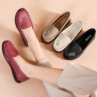 老太太软底软真皮鞋平底豆豆鞋41大码中老年女鞋42号妈妈春季单鞋