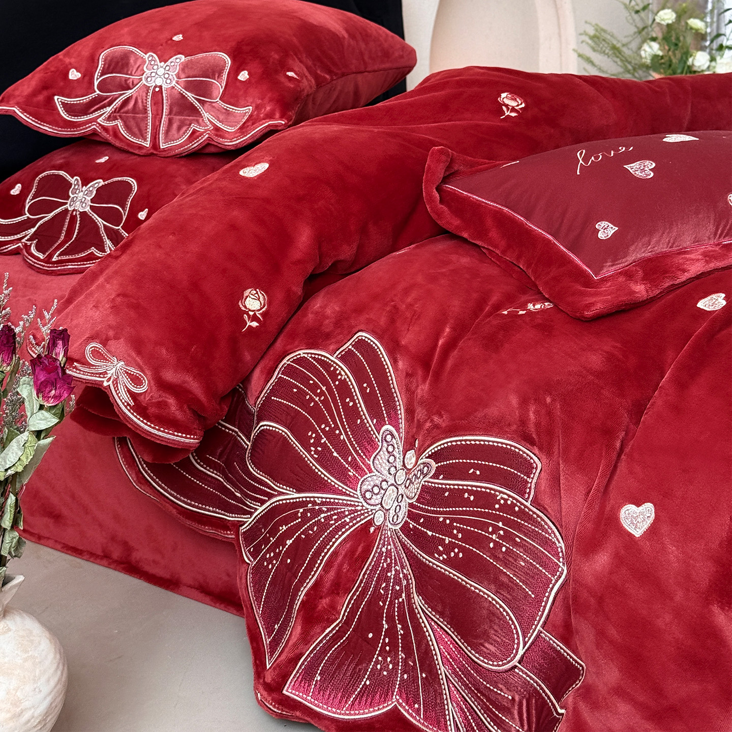 LANSWAY浪漫蝴蝶结婚庆四件套冬天牛奶绒保暖红色被套床单1.8床笠