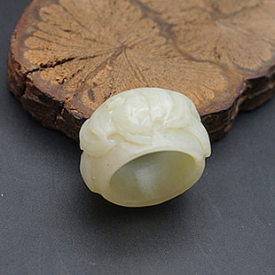 和田玉青白玉蝙蝠雕刻玉扳指戒指挂件吊坠玉富贵缠身指环男款玉戒