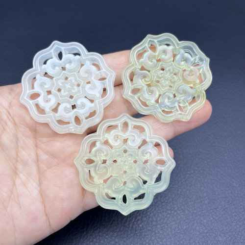 仿古镂空雕刻吊坠挂件颈饰