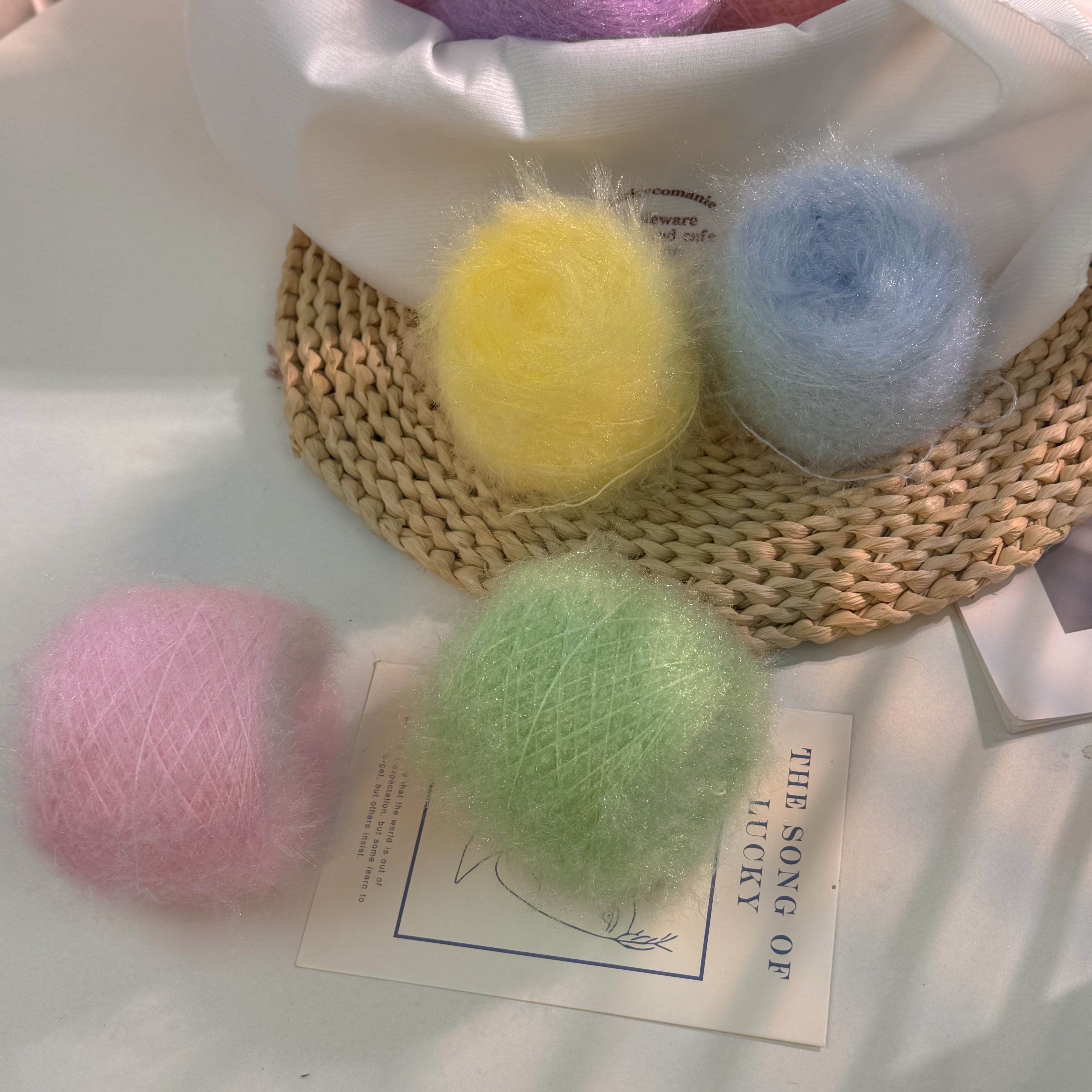 光泽长毛猫毛羽毛闪光线毛毛线糖果色毛线软萌编织毛衣秋冬细线