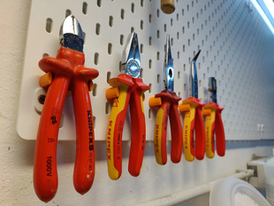 适用宜家SKADIS 斯考迪斯 宜家洞洞板配件 knipex钳子支架