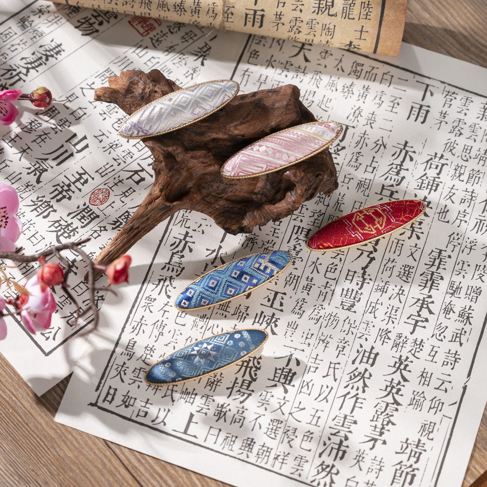 广西壮锦特色手工发夹文旅特色胸针小礼品发饰发卡