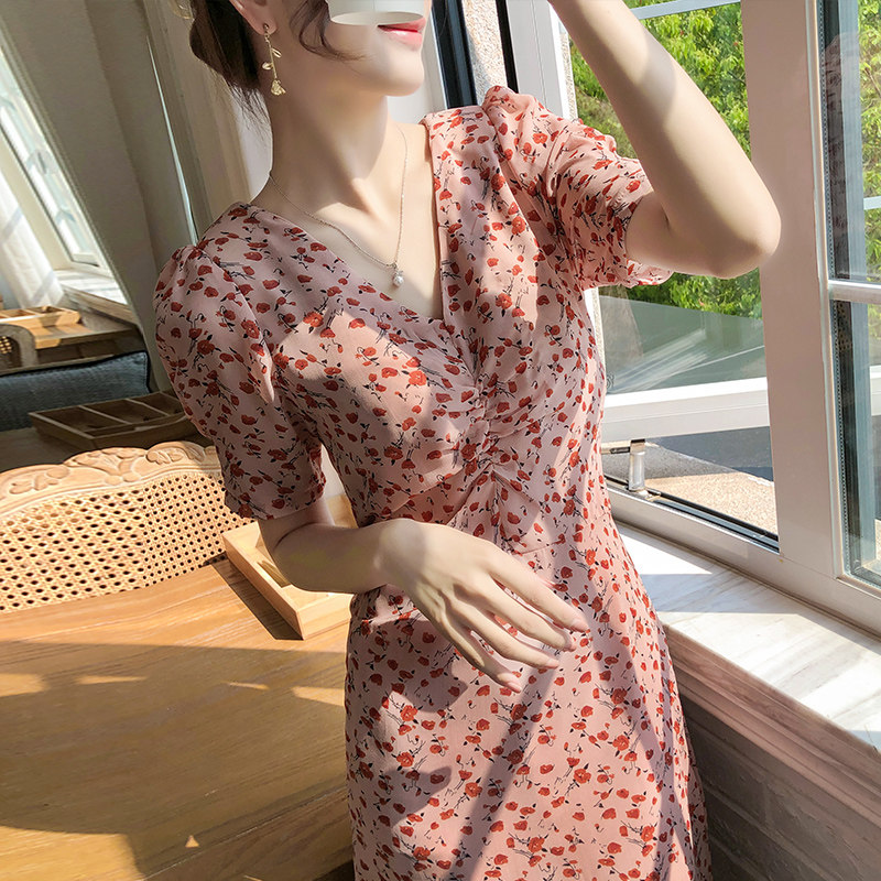碎花连衣裙女夏新款2026长款修身显瘦V领雪纺长裙鱼尾裙女一步裙