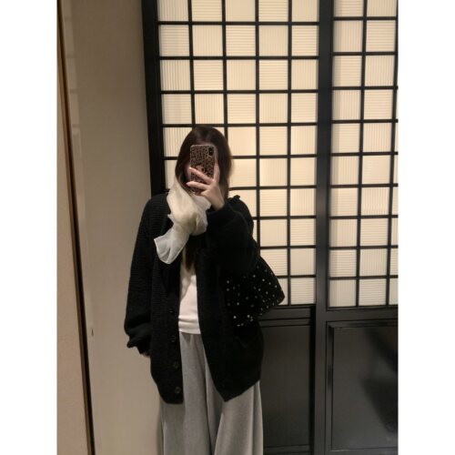 FENG甜甜_慵懒感大版型毛衣外套女2026秋冬宽松黑色针织开衫上衣