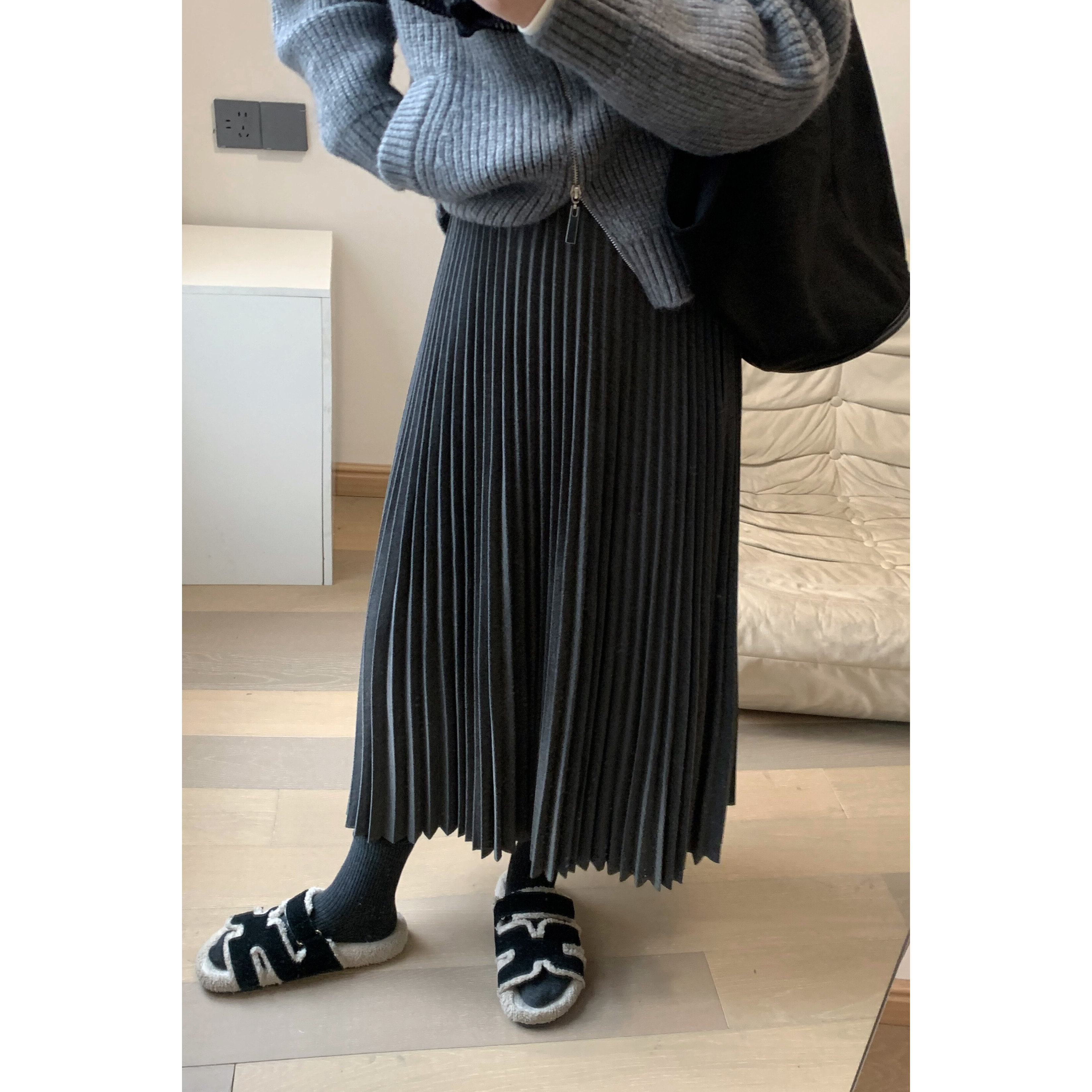 FENG甜甜_迷笛裙百褶半身毛呢裙垂顺设计感百搭秋冬深灰色裙子女