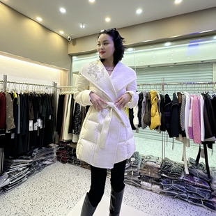 气质女人味系腰带重工钉珠收腰中长款羽绒服