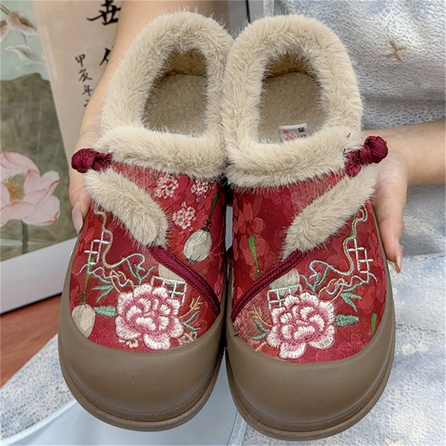 新中式国风绣花加绒妈妈鞋