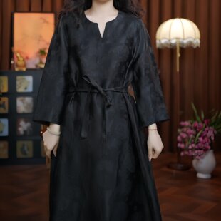 向晚（黑咖色）2026V领双面双穿长裙老料女装提花连衣裙