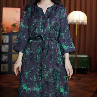 手如柔荑（墨绿色）V领老料提花女装新款七分袖长款上衣连衣裙