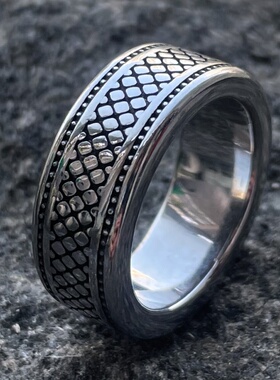 时尚简约窄版圆点条纹钛钢潮人戒指男士厚版欧美不掉色个性指环