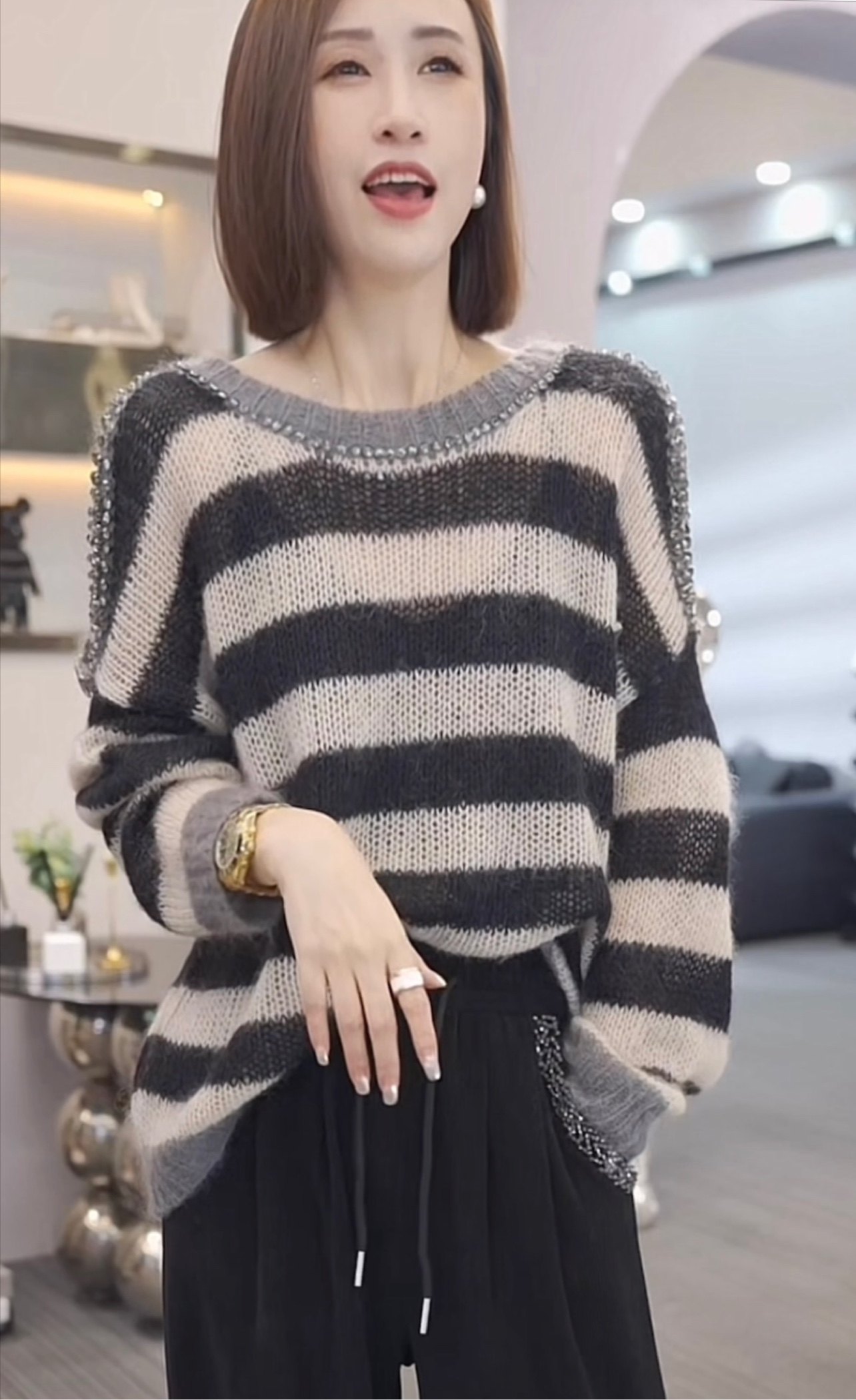 欧洲站重工烫钻露肩条纹毛衣女套头秋冬新款宽松遮肉显瘦针织衫潮,女装/女士精品,毛衣,淘宝优惠券,粉丝福利购,淘宝优惠卷