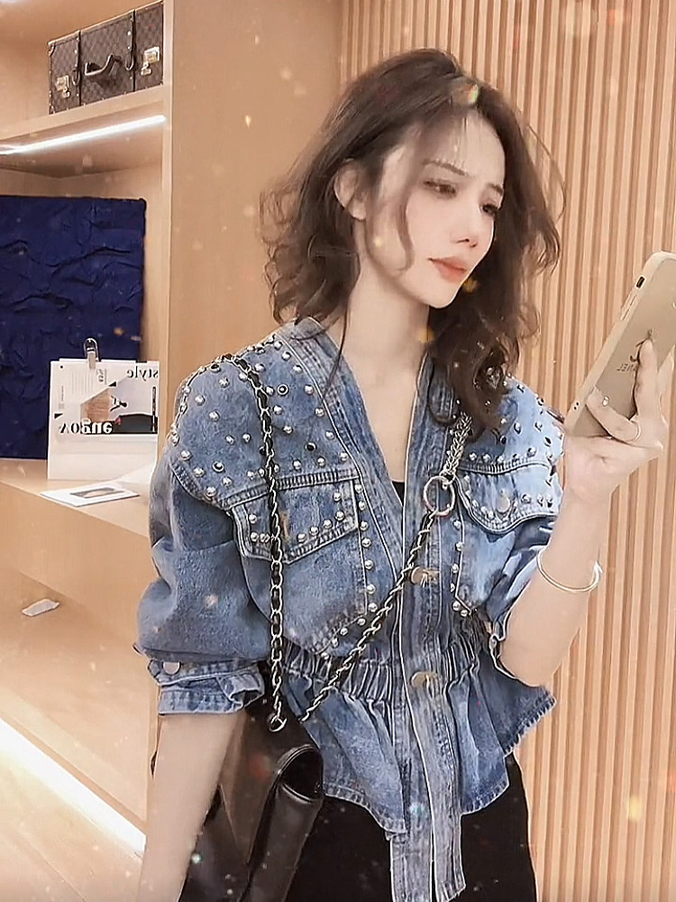 欧洲站设计感小众时尚收腰V领钉珠牛仔外套女2025年春秋短款上衣
