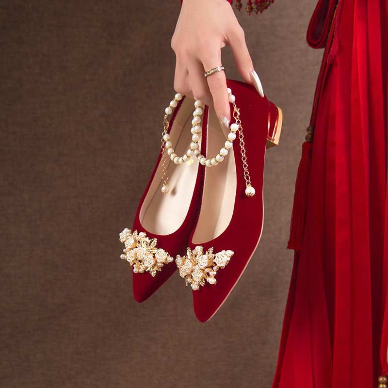 婚鞋红色中式2025新款秀禾平底婚纱两穿新娘孕妇粗跟大码高跟订婚